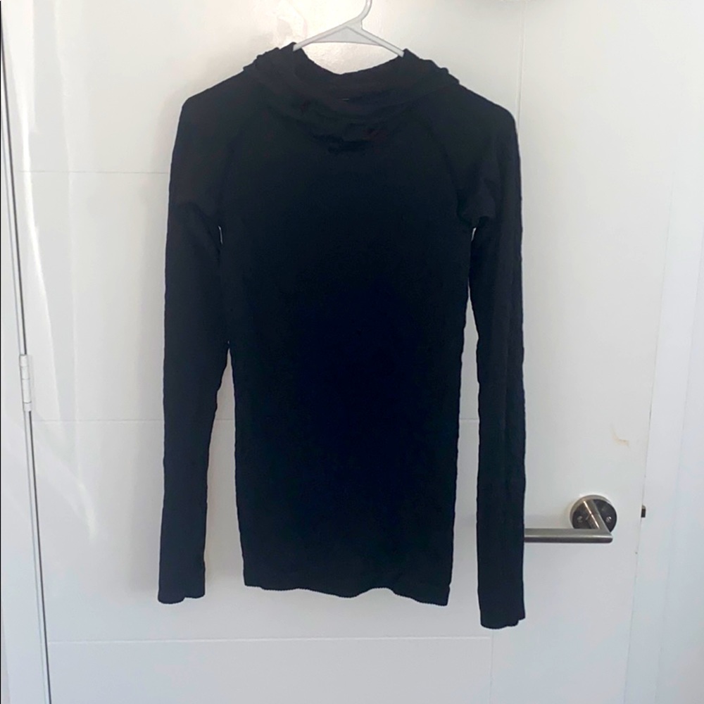 Lululemon black long sleeve hoodie